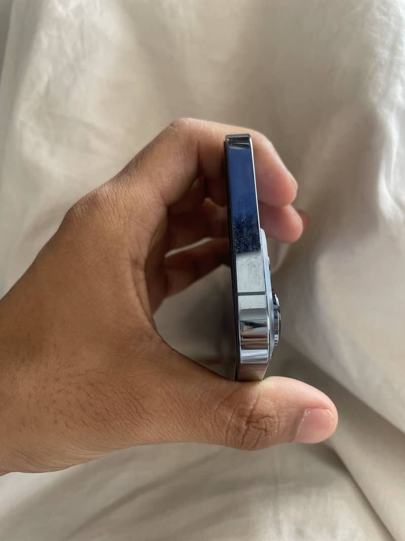 Apple iPhone 13 Pro 1