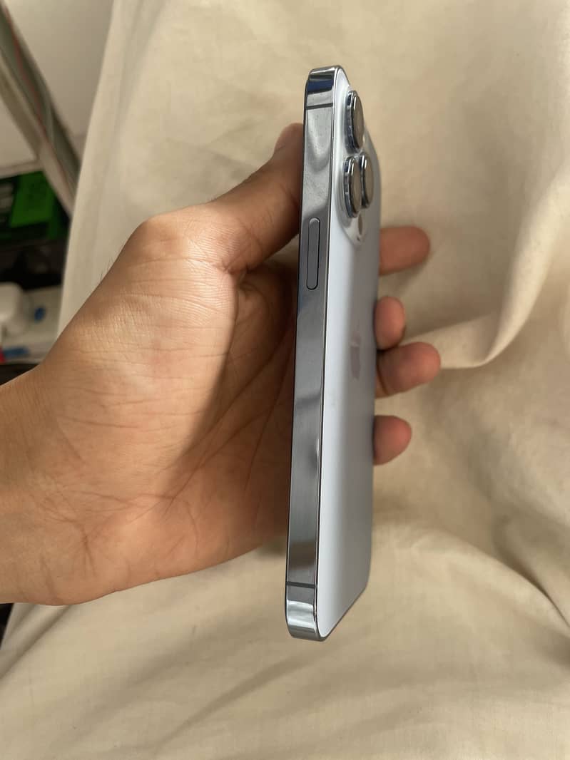 Apple iPhone 13 Pro 3