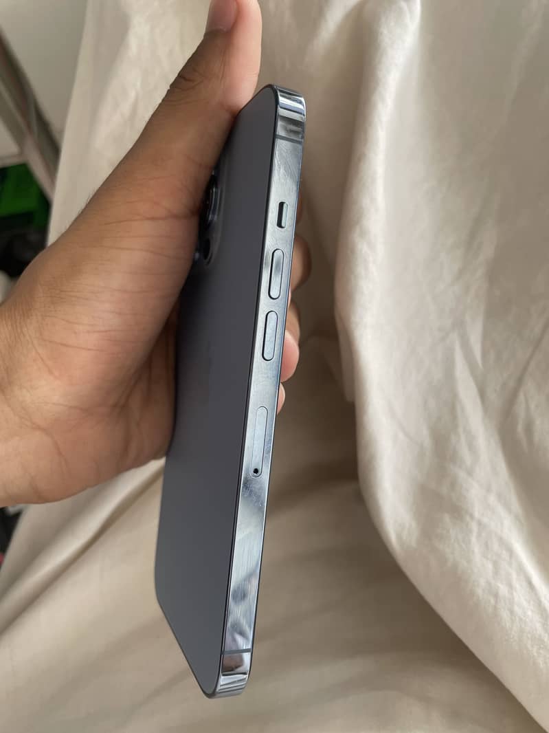 Apple iPhone 13 Pro 4