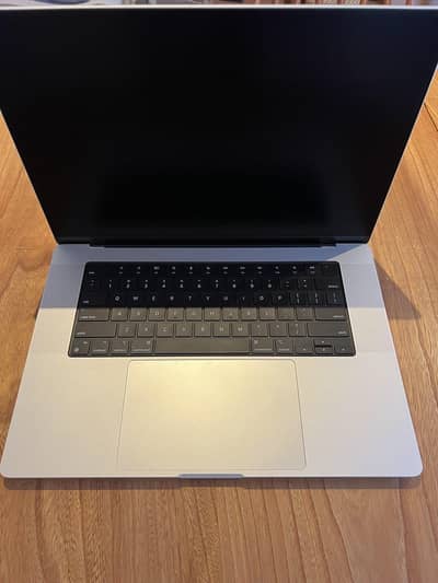 MacBook Pro M4 Max 16 INCH 32GB RAM 512GB SSD 16 CPU 40 GPU