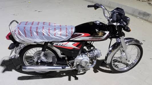 Honda CD-70 2025 Karachi num 1st owner Genuine seald