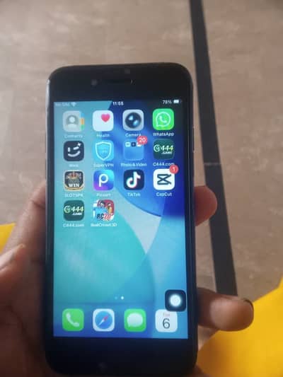 Apple iPhone SE