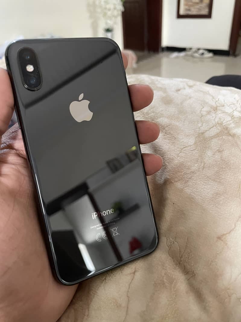 Apple iPhone X 4