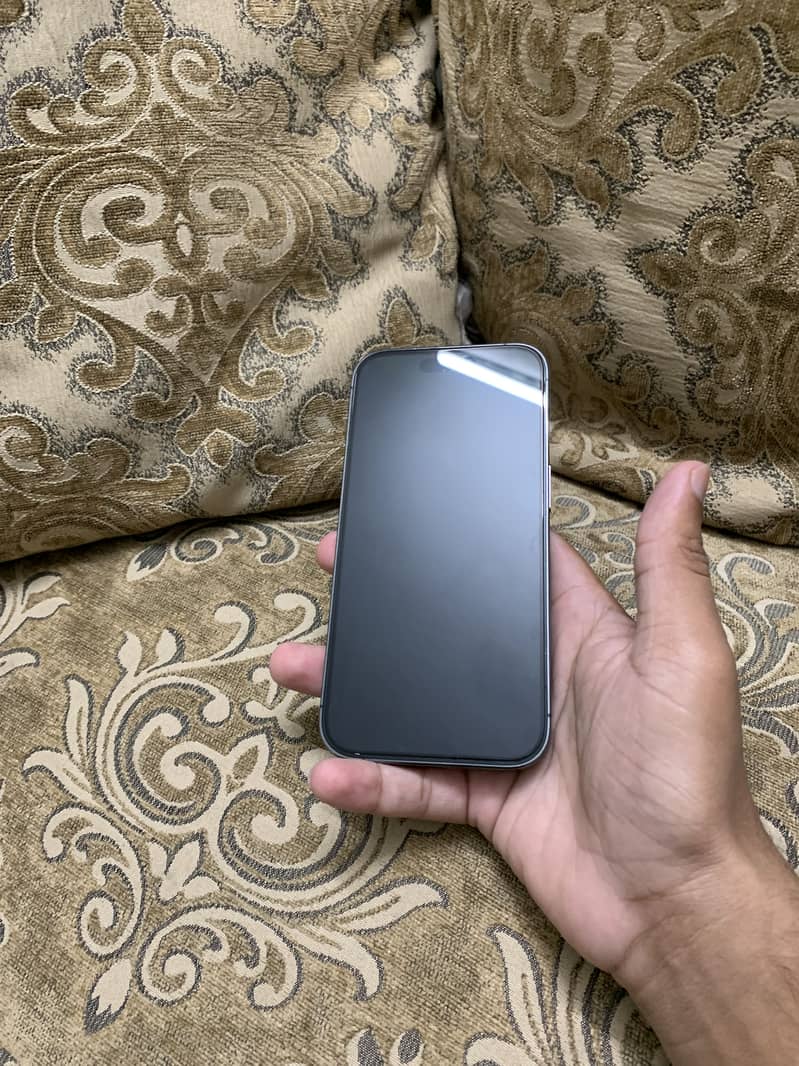 Apple iPhone 14 Pro 1