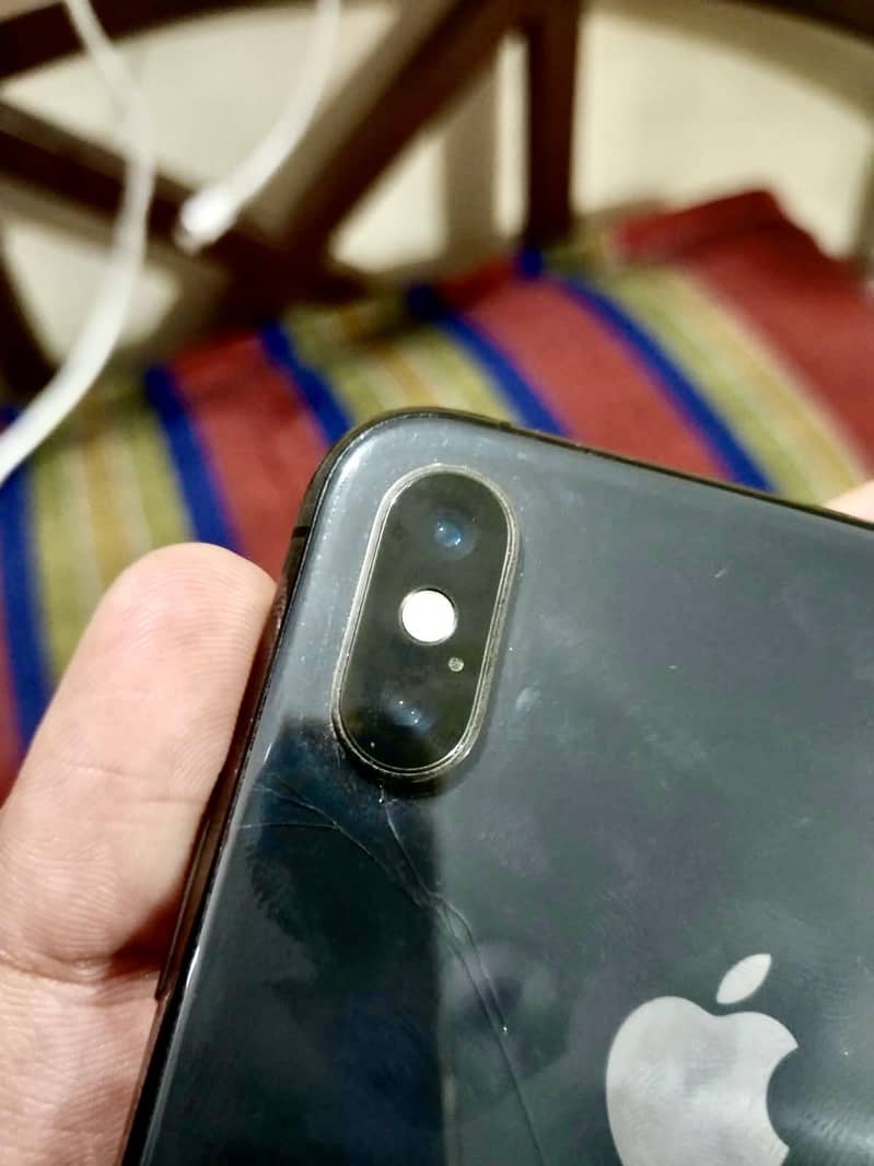 Apple iPhone XS Max 1