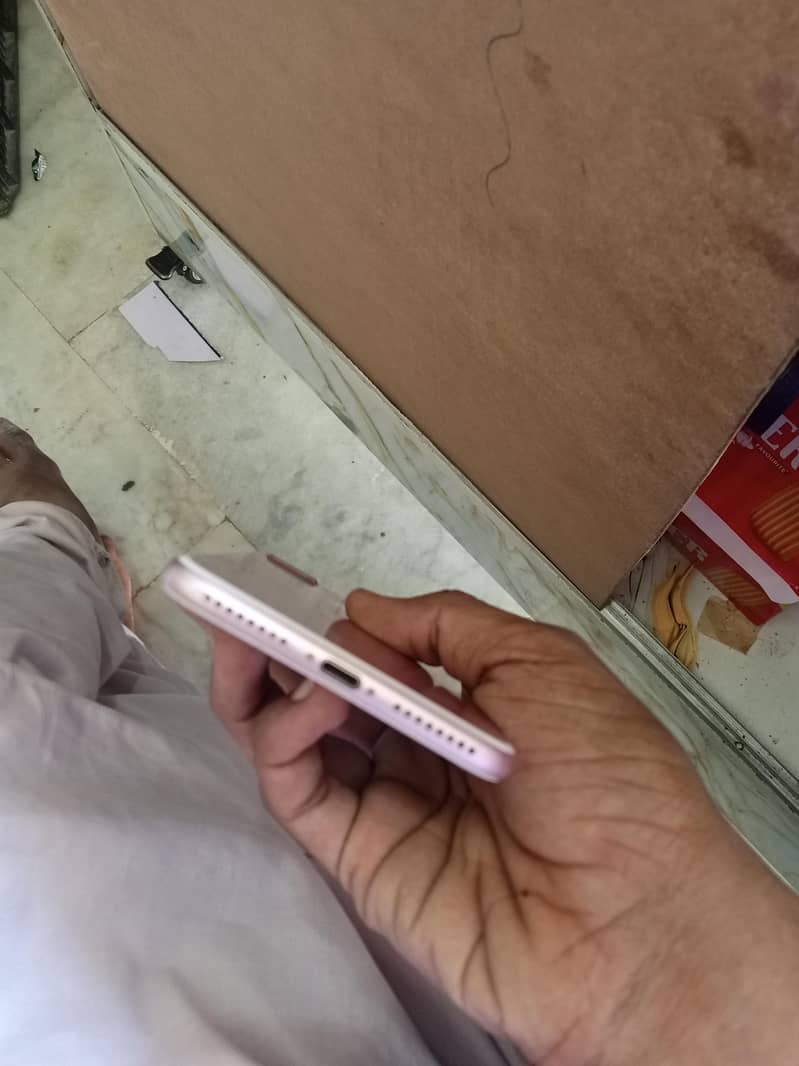 Apple iPhone 7 Plus 1