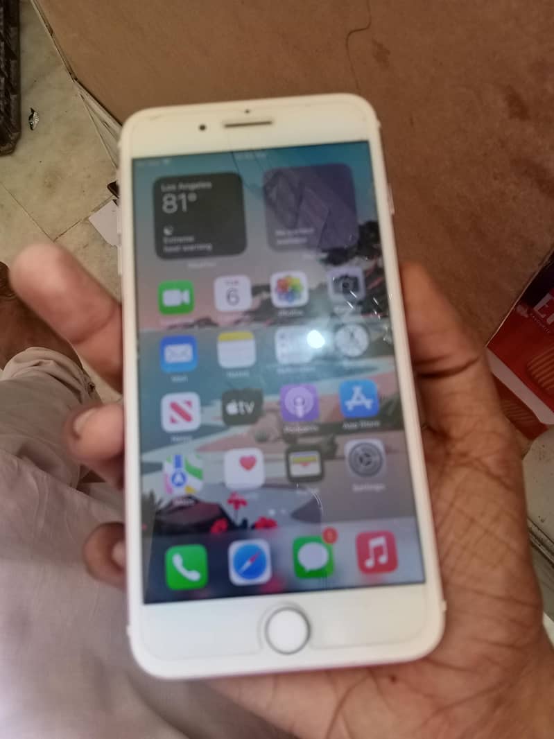 Apple iPhone 7 Plus 3
