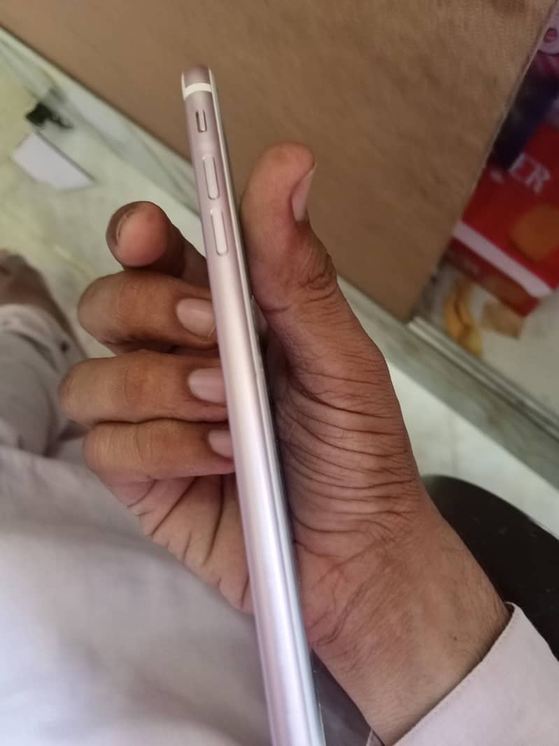 Apple iPhone 7 Plus 4