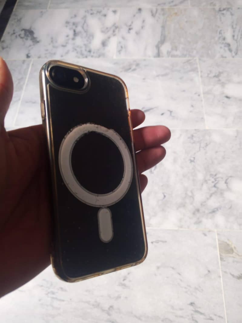 Apple iPhone 7 0