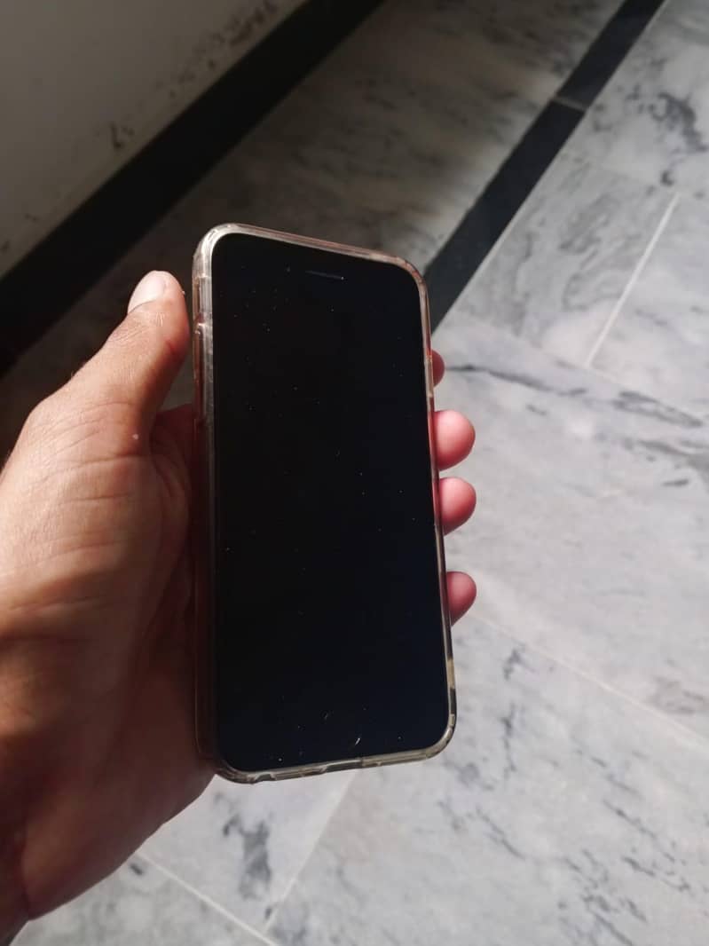 Apple iPhone 7 1