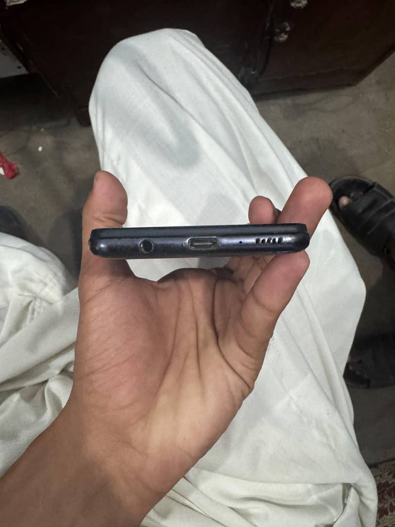 Samsung Mobile A31 1