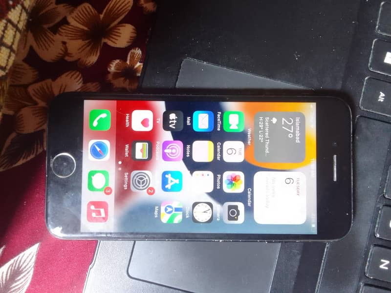 Apple iPhone 7 0