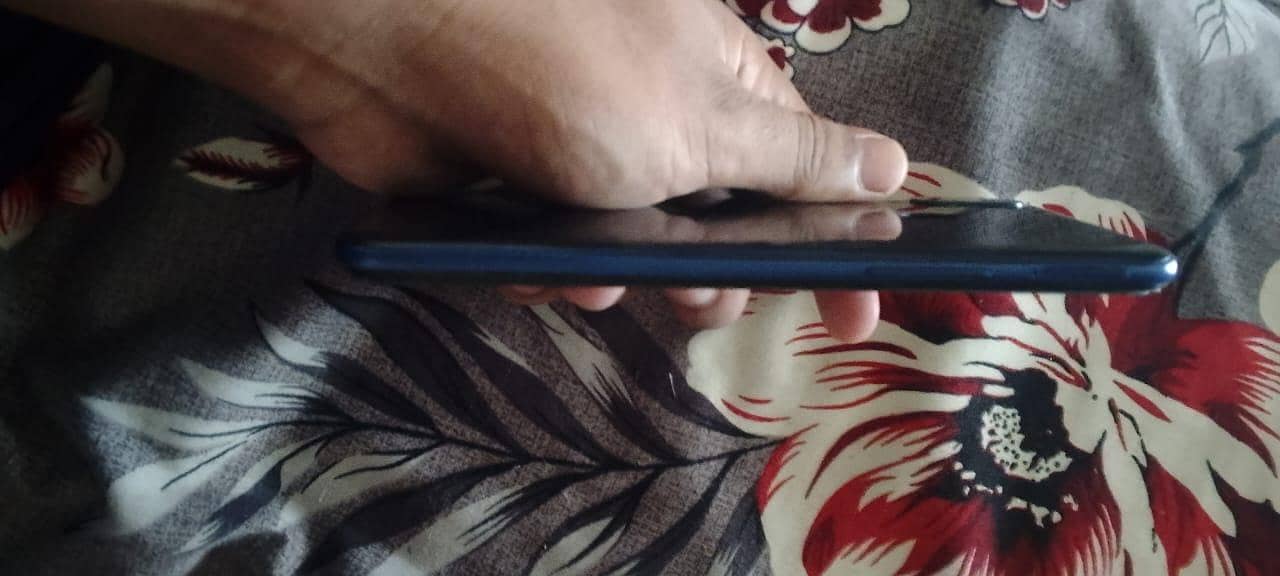 Samsung Mobile A20s 16