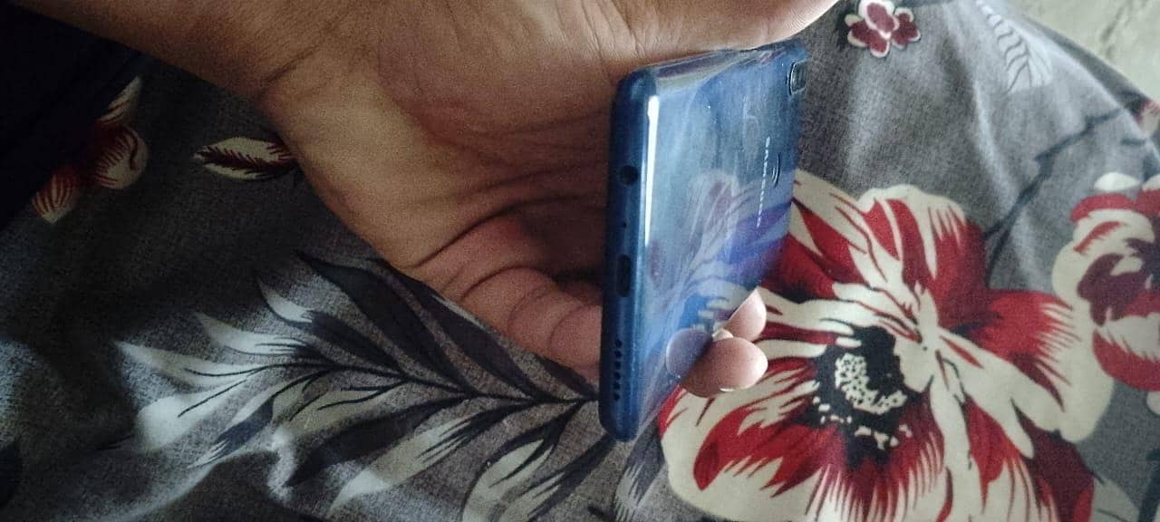 Samsung Mobile A20s 17