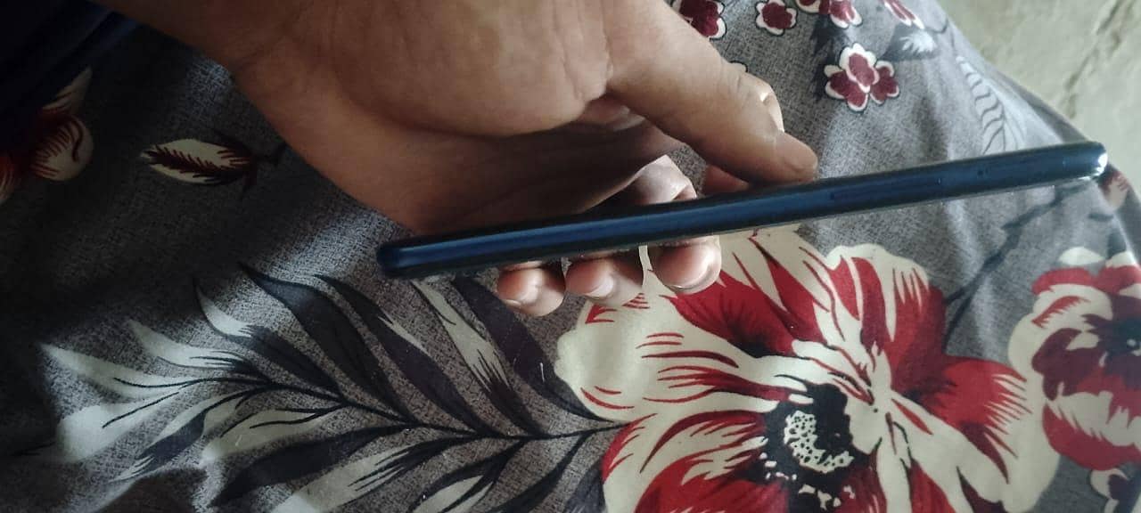 Samsung Mobile A20s 18
