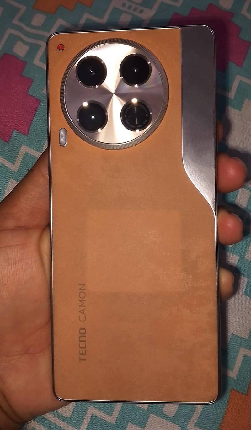 Tecno CAMON 30 1