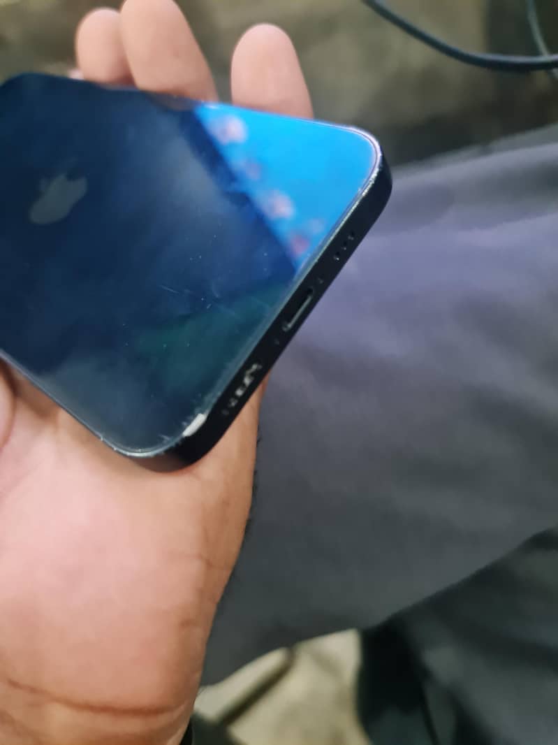 Apple iPhone 13 1