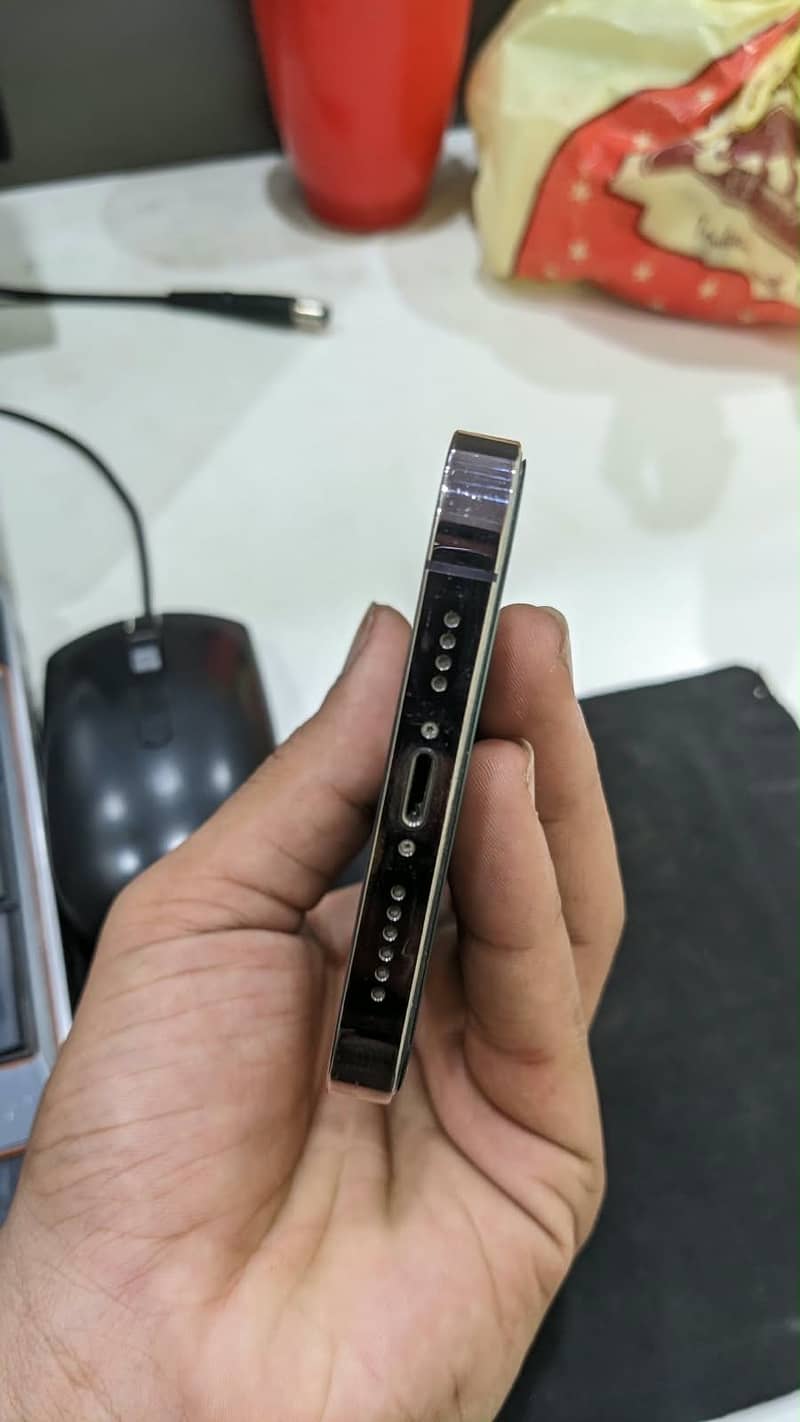 Apple iPhone 14 Pro Max 0