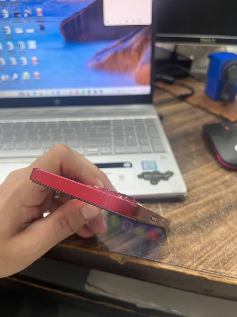 Apple iPhone 13 5
