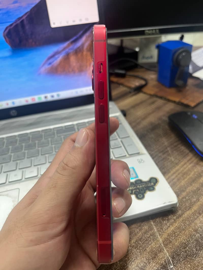 Apple iPhone 13 6