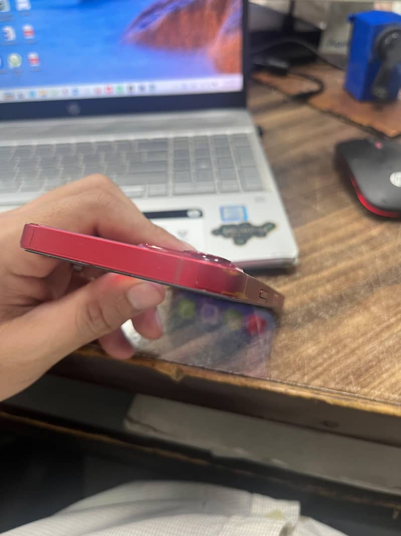 Apple iPhone 13 11