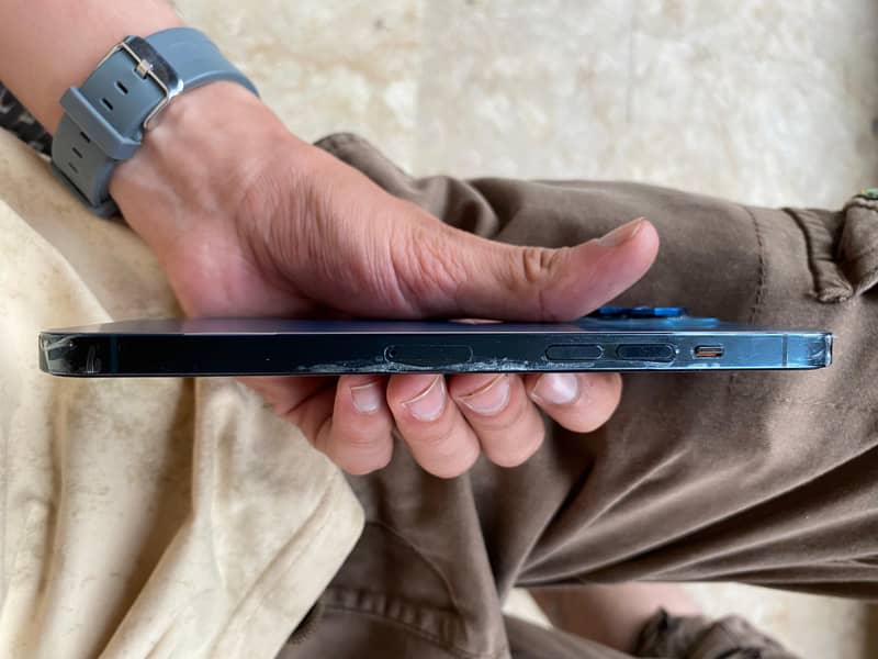 Apple iPhone 12 Pro Max 2