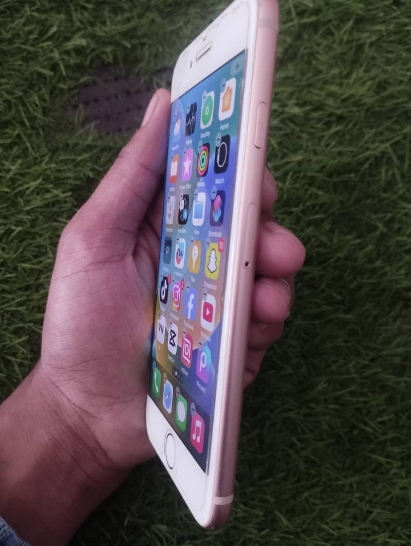 Apple iPhone 8 3