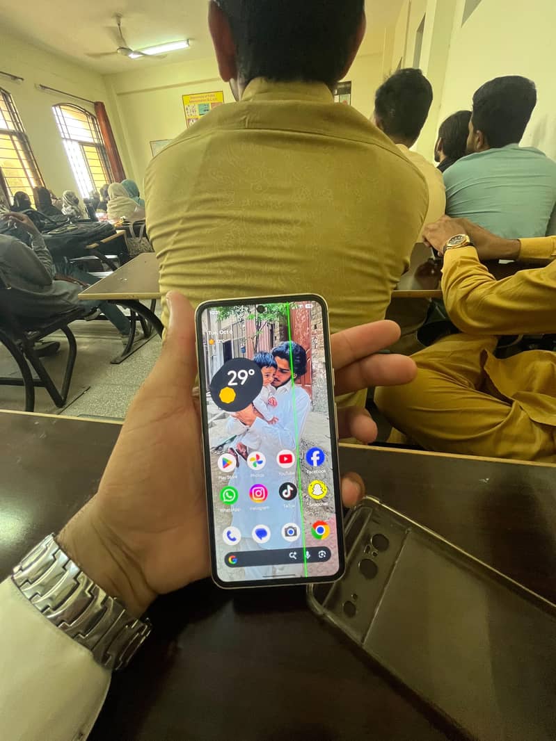 Google Pixel 8 5