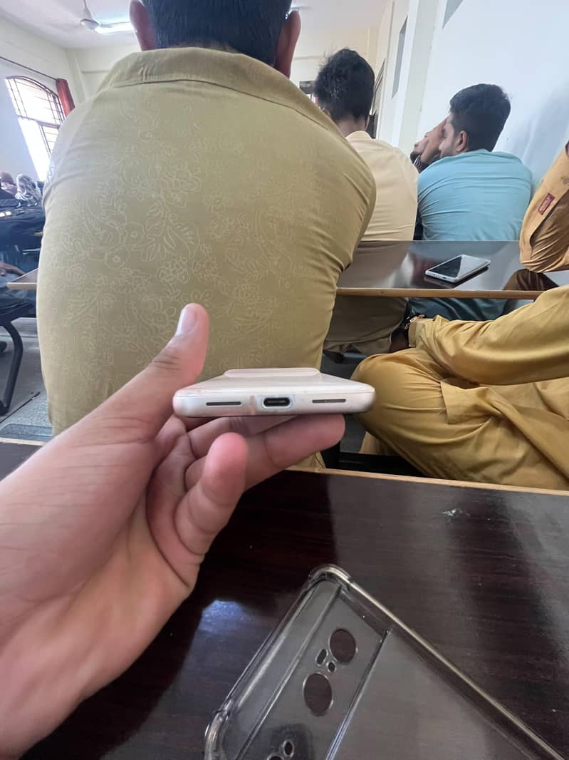 Google Pixel 8 7