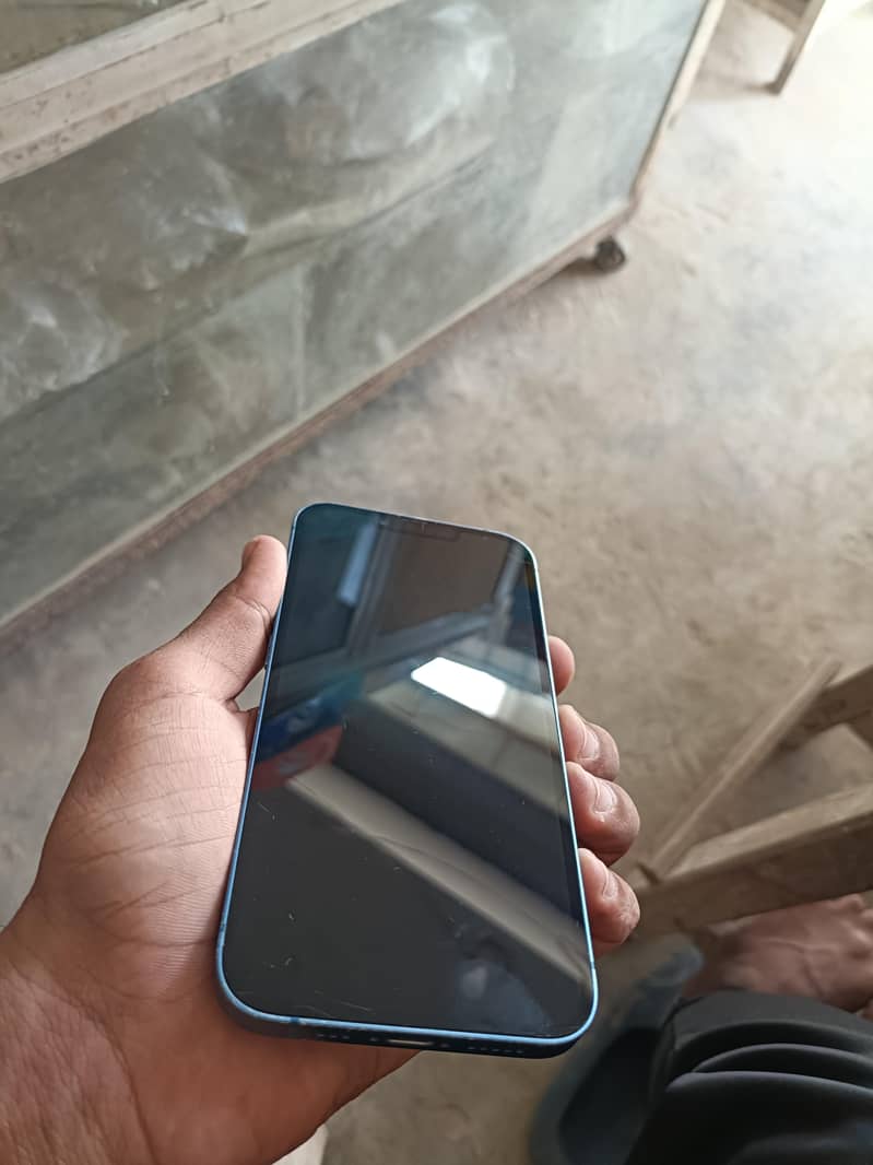 Apple iPhone 13 3