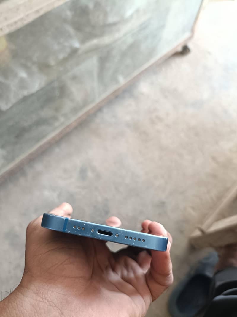 Apple iPhone 13 4
