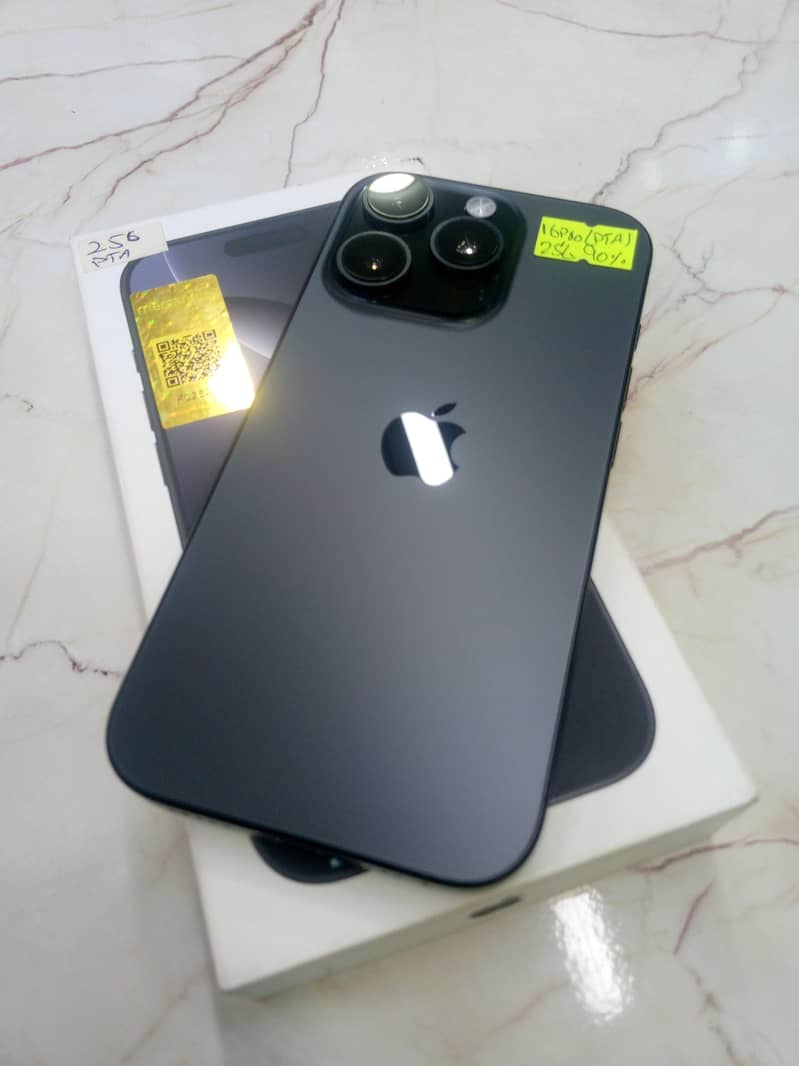 Apple iPhone 16 Pro 0