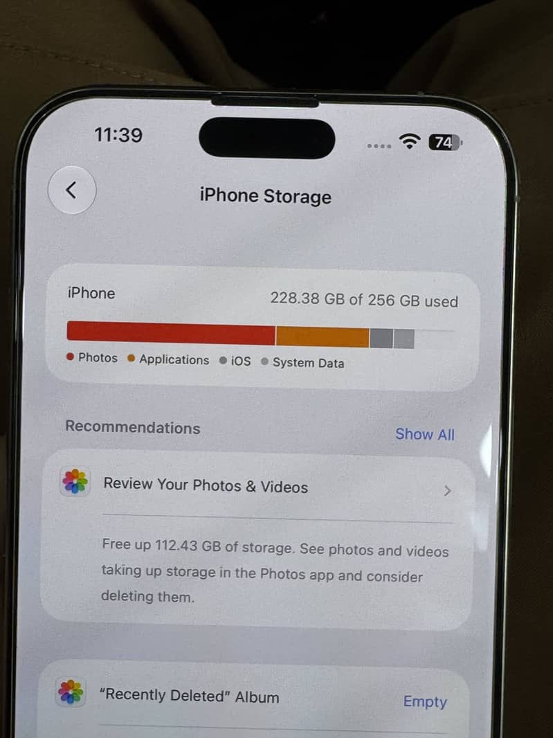 Apple iPhone 16 Pro Max 1