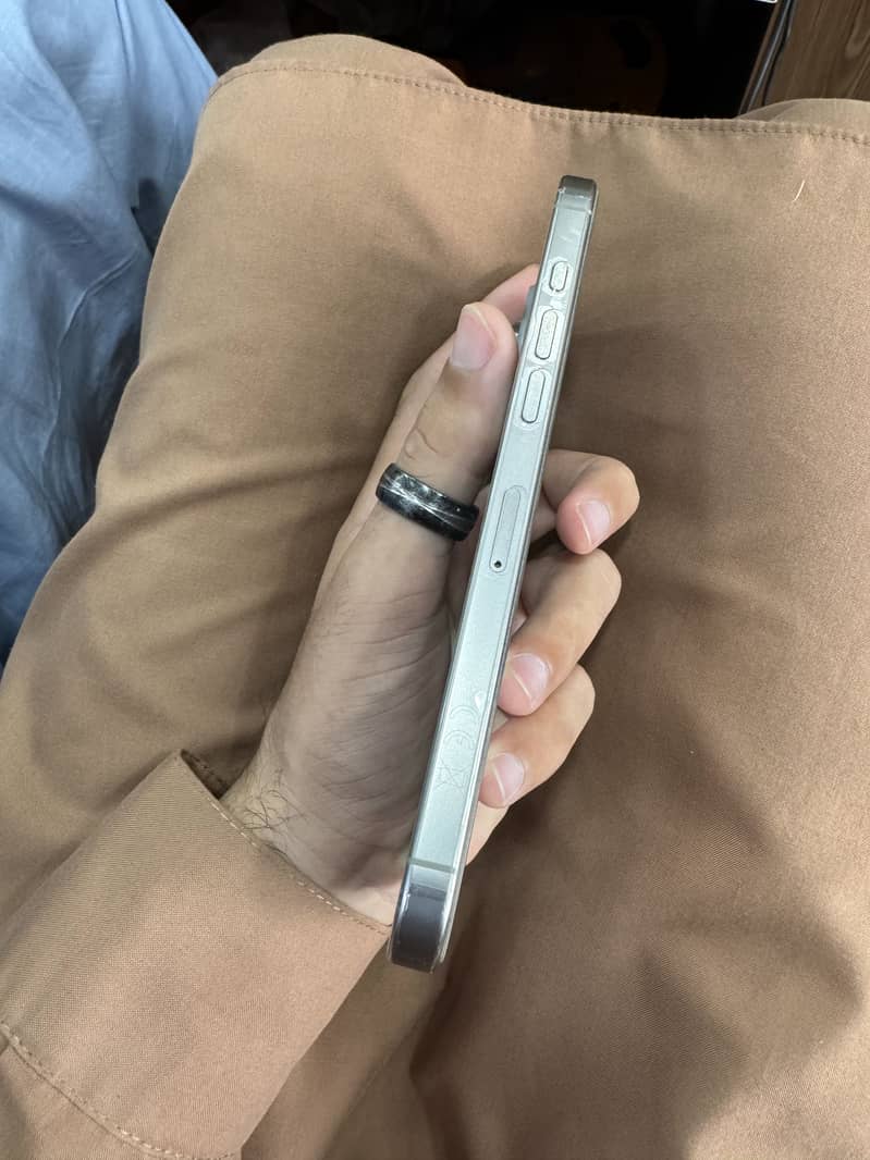 Apple iPhone 16 Pro Max 7