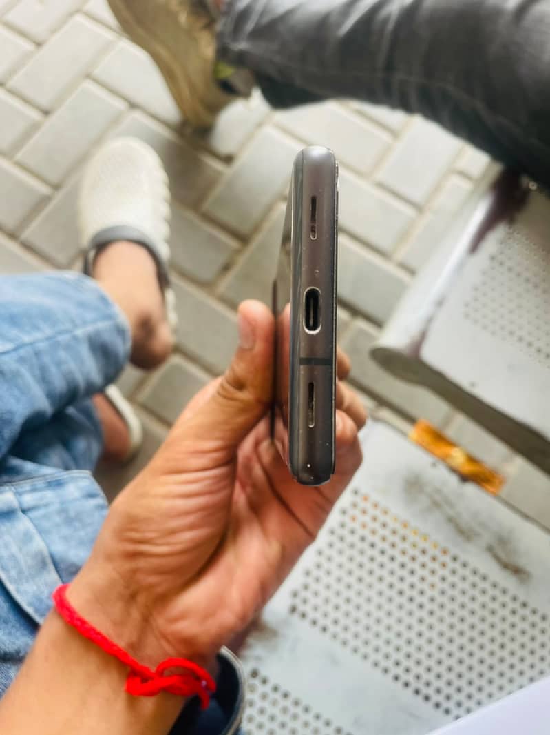 Google Pixel 7a 5