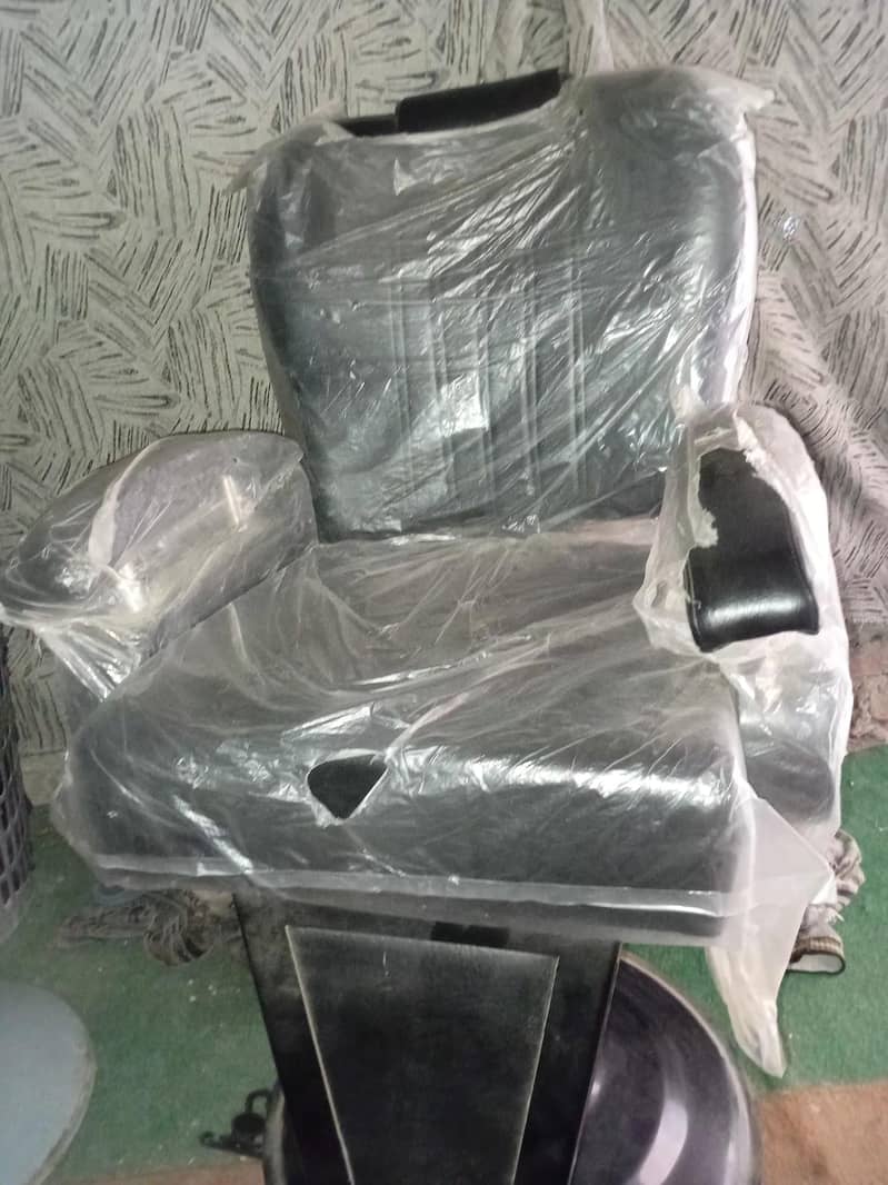 Barber chair 0