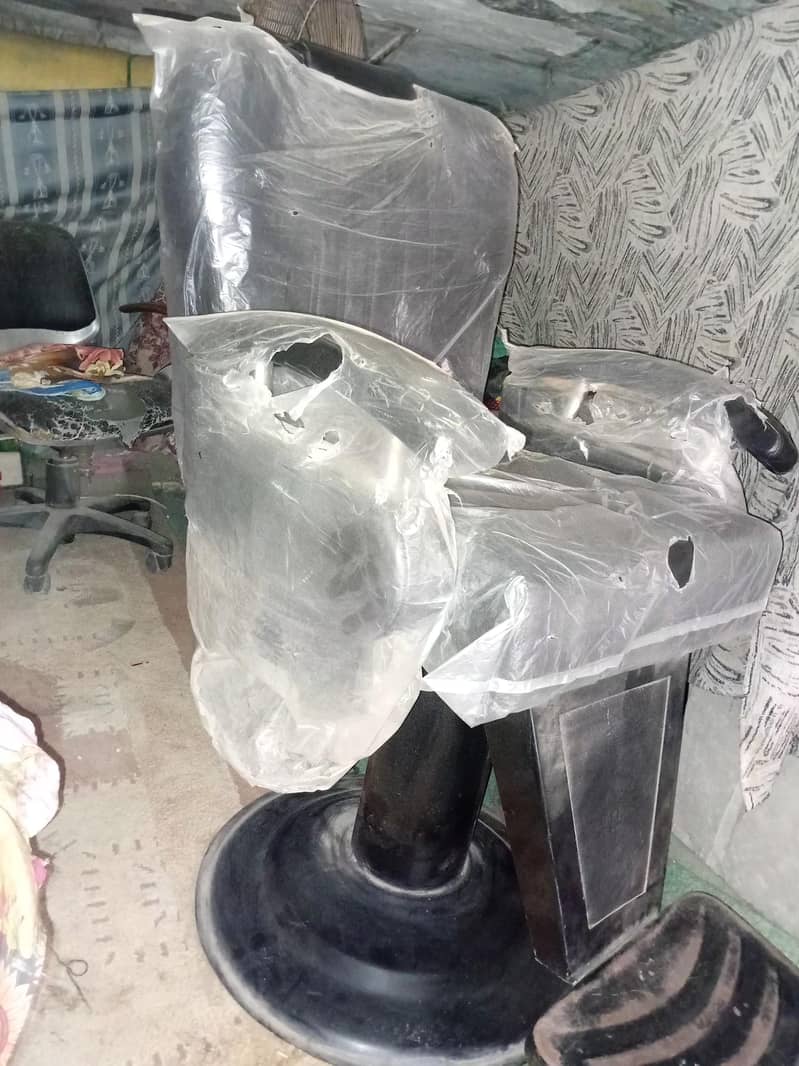 Barber chair 1
