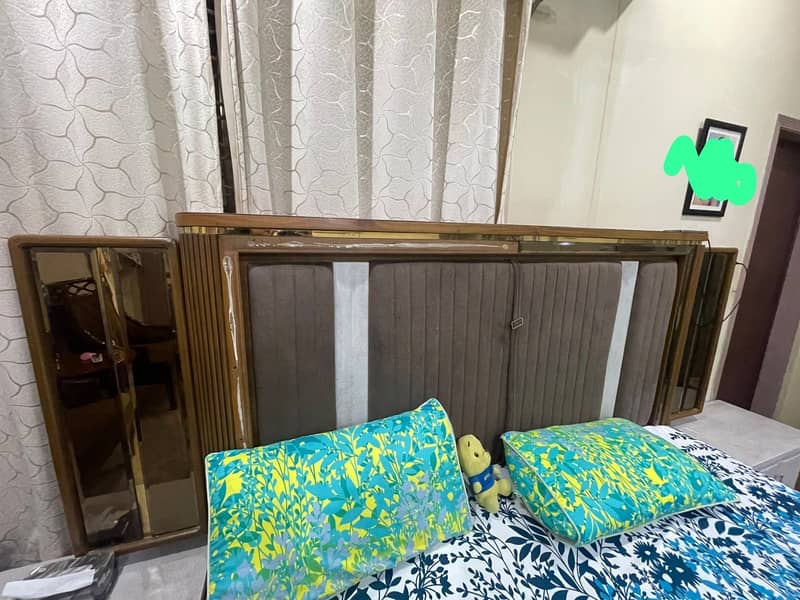 King size bed 1