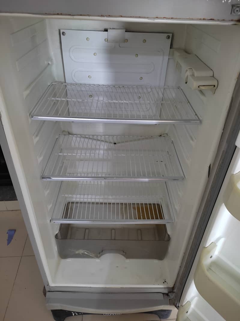 Dawlance refrigerator 1