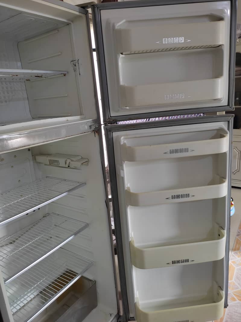 Dawlance refrigerator 3