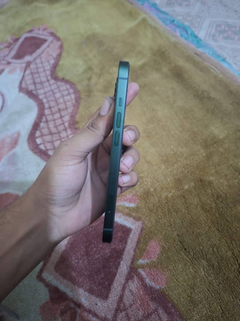Apple iPhone 13 jv 4