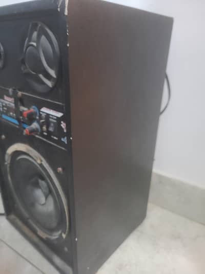 speaker hai pata ni kiya hai specifications 6 inch ka woofer hai
