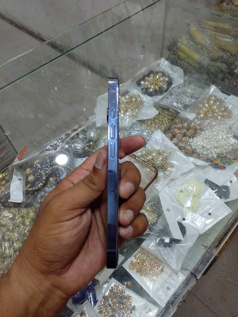Apple iPhone 13 Pro 2