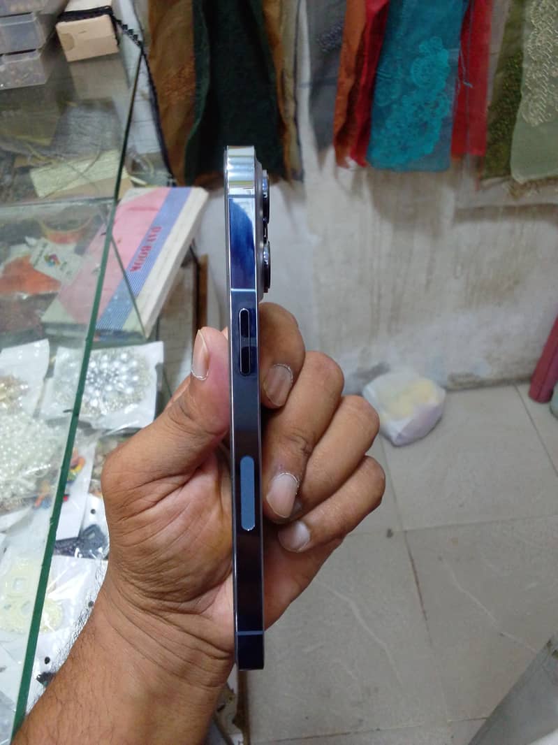Apple iPhone 13 Pro 3