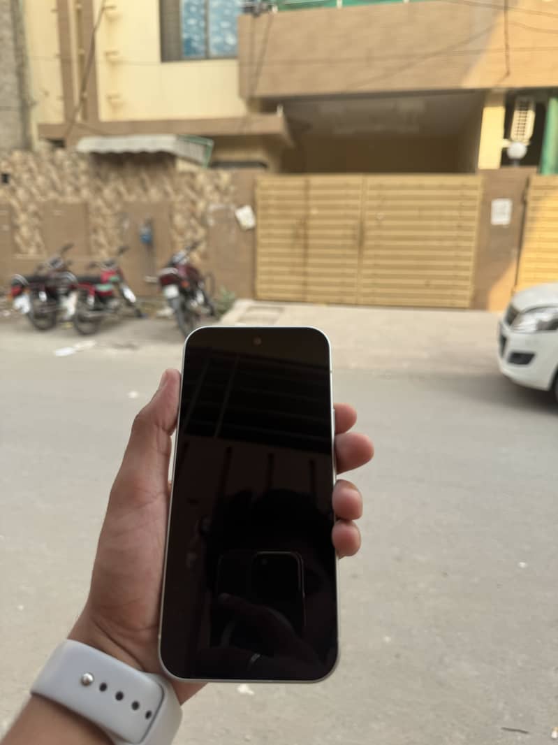 Google Pixel 9 5