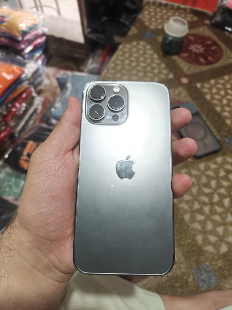 Apple iPhone 13 Pro Max 4