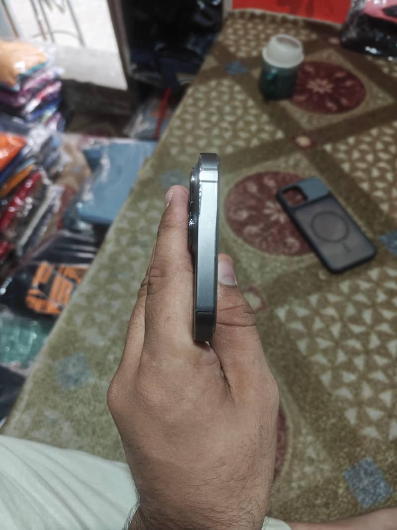 Apple iPhone 13 Pro Max 5