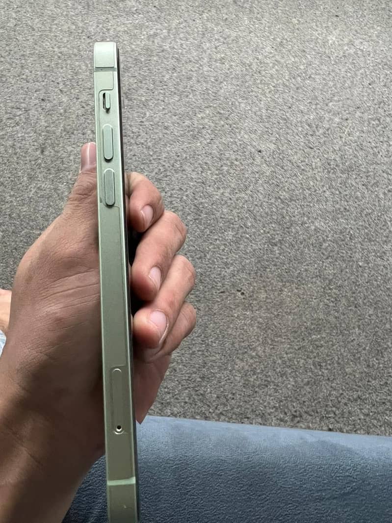 Apple iPhone 12 0