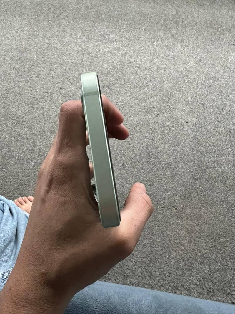Apple iPhone 12 1