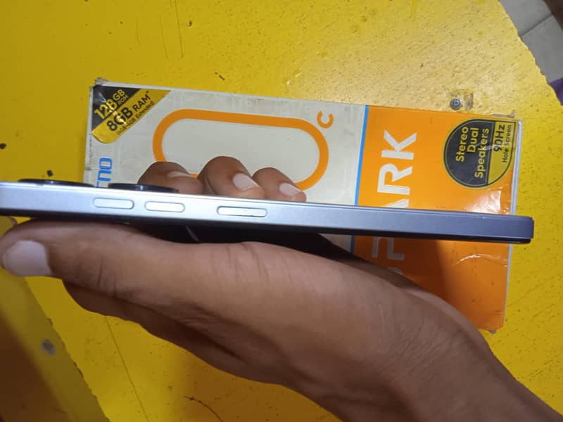 Tecno Spark 20C 2